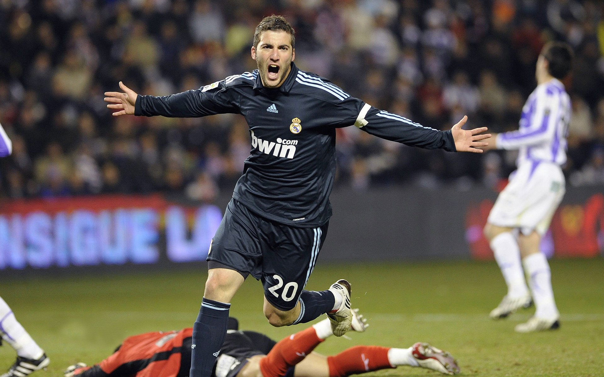 开云体育世界杯-「当足球遇见乒乓，英格兰队的绿茵轻取与许昕的桌上魔术，谁是真正的唯一？